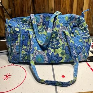 Vera Bradley little Mandy doodle daisy Blue green Floral Women's duffle Bag